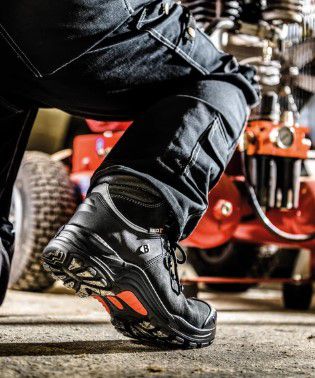 Nubuckz Black Safety Lace Boot - S3S SC HRO FO LG WPA [src:nkz102blk4.jpg@20260824150308]
